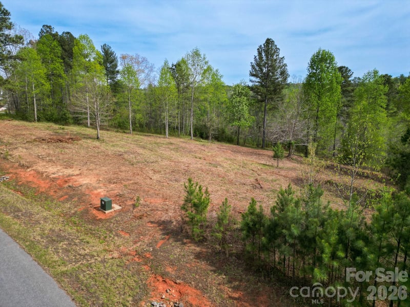 1997 Lake Vista Dr, Valdese, NC 28690