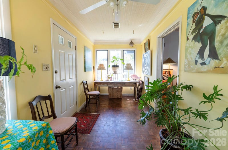 34 Oakley Rd, Asheville, NC 28803