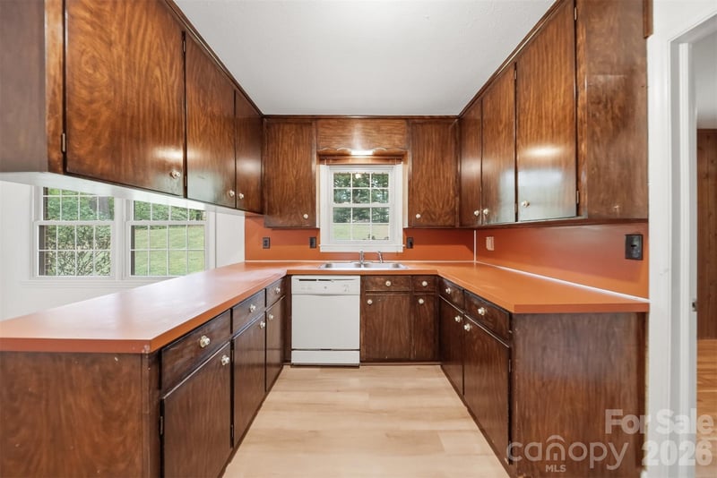 105 Ann St, Morganton, NC 28655
