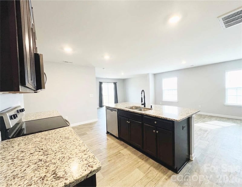 3044 Winesap Dr, Dallas, NC 28034
