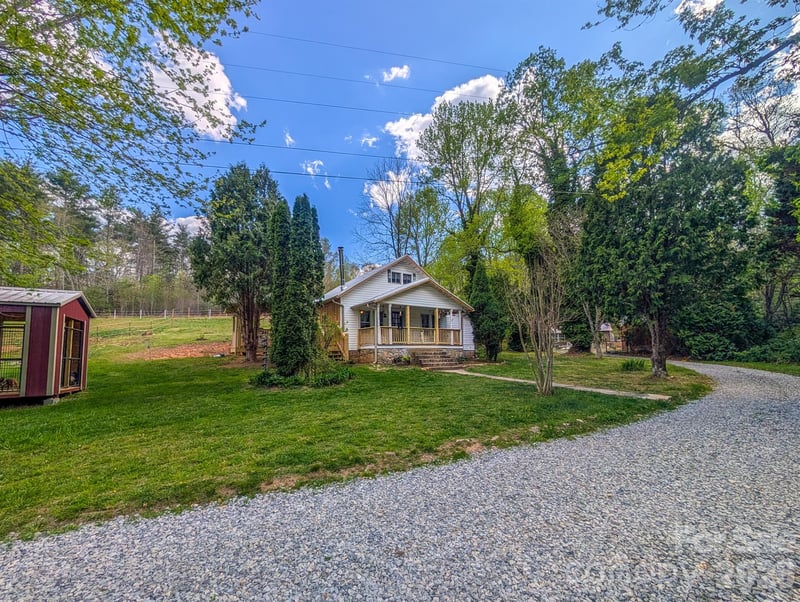 87 Henderson Ln, Burnsville, NC 28714