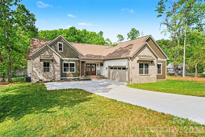 4527 Burrenfort Dr, Denver, NC 28037