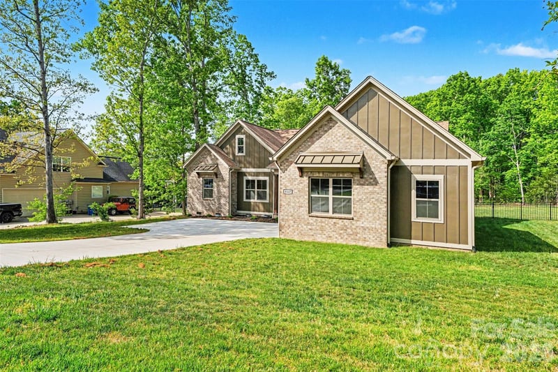 4527 Burrenfort Dr, Denver, NC 28037
