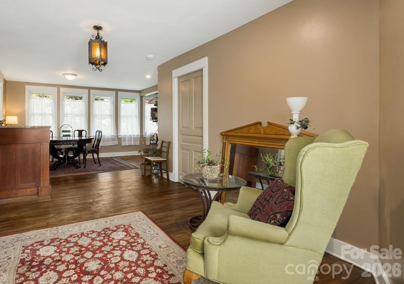 79 Walnut St, Hot Springs, NC 28743