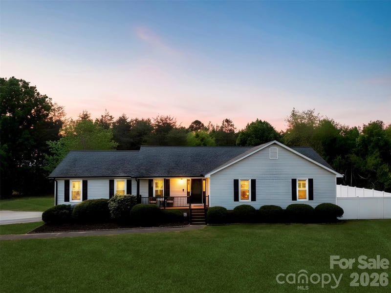 114 Cross Creek Dr, Cherryville, NC 28021