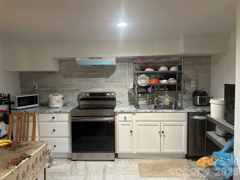 9716 Sunway Dr, Mint Hill, NC 28227