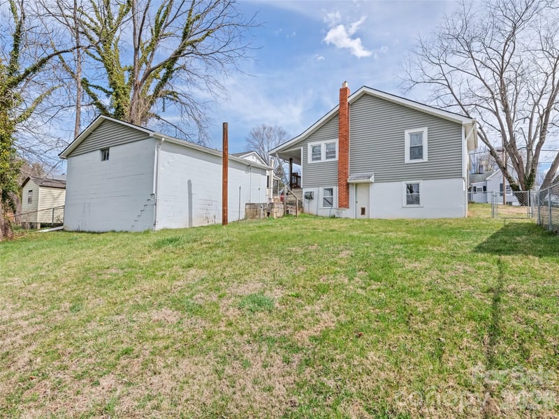 821 Main St, Canton, NC 28716