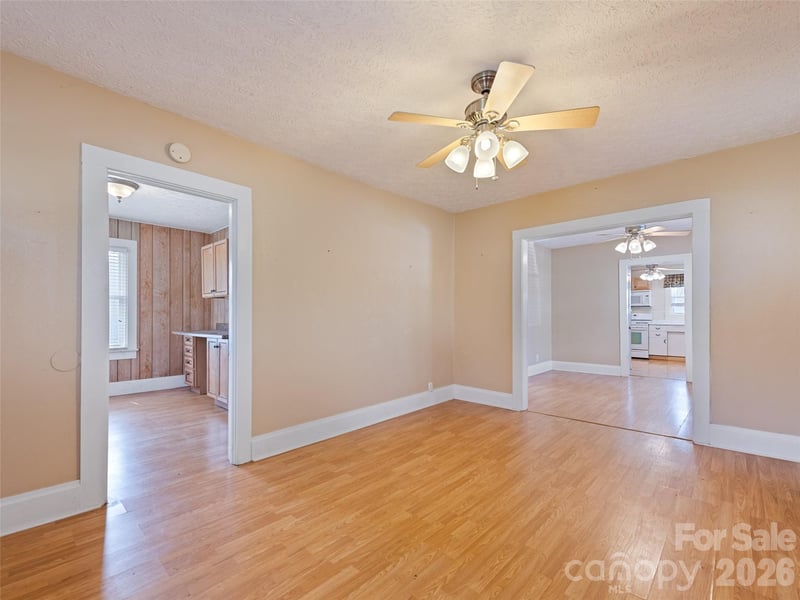 821 Main St, Canton, NC 28716
