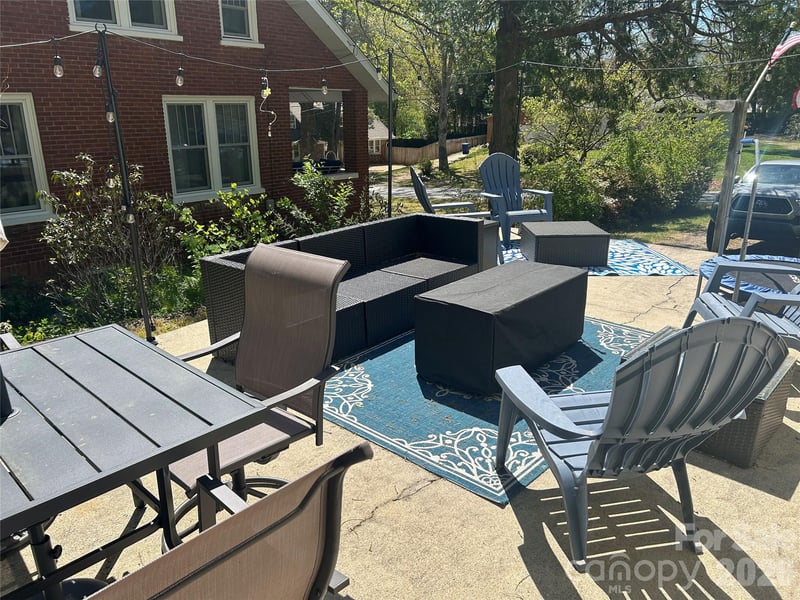 110 9th St, Black Mountain, NC 28711