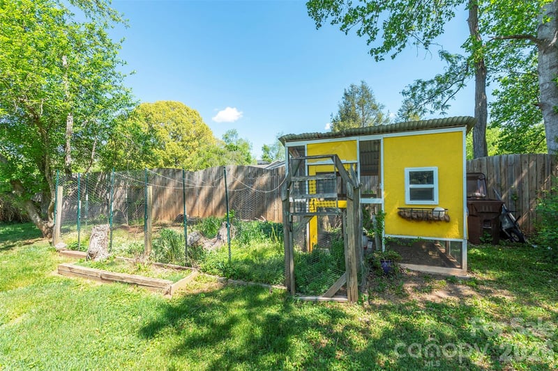 23 Westmont Dr, Asheville, NC 28806