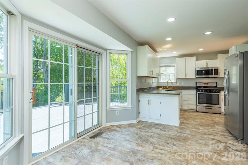 23 Westmont Dr, Asheville, NC 28806