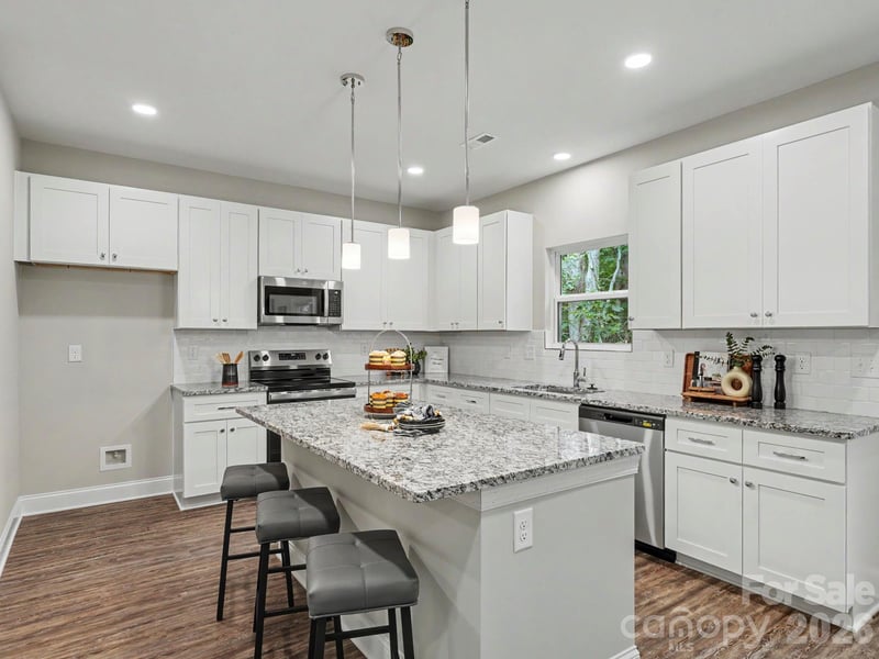 1074 Mackey Ct, Gastonia, NC 28056