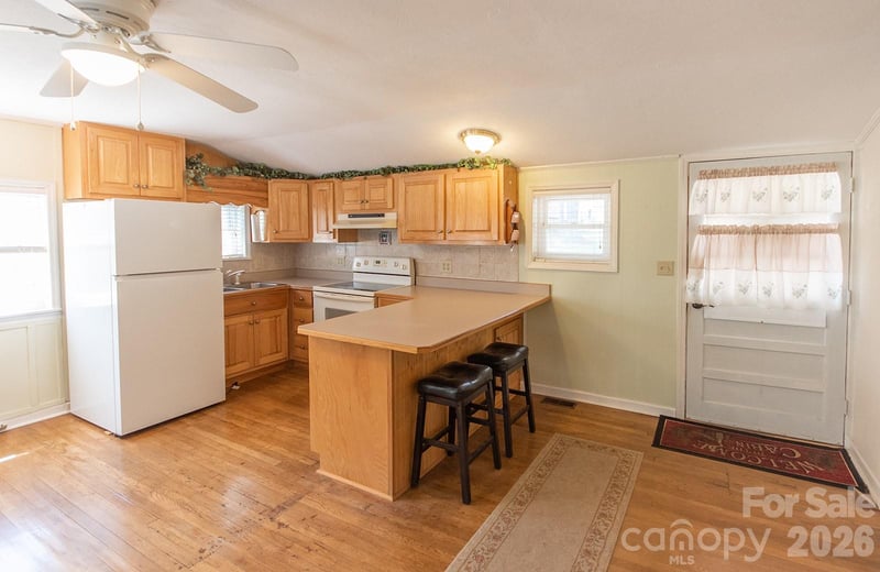 59 Front St, Franklin, NC 28734
