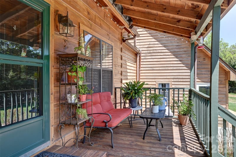 10 Black Locust Dr, Asheville, NC 28804