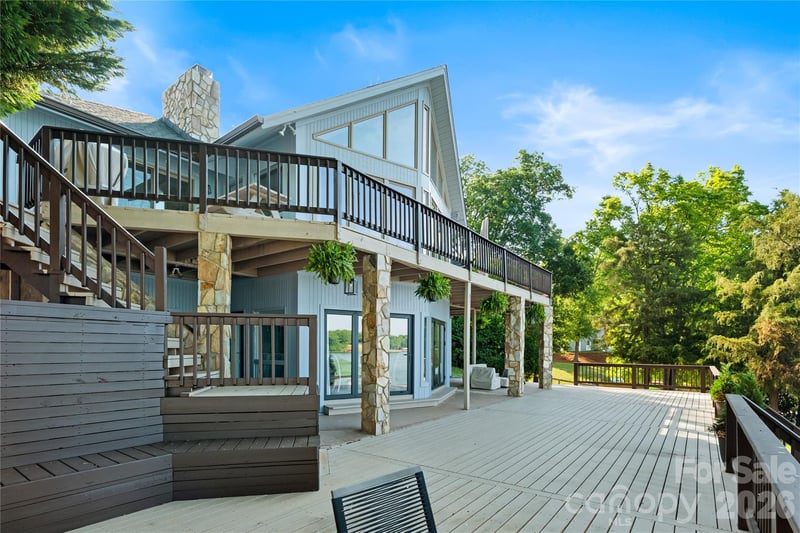 8611 Island Point Rd, Charlotte, NC 28278