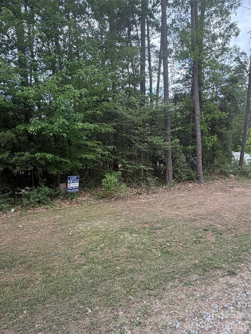 105 Hillcrest Rd, New London, NC 28127