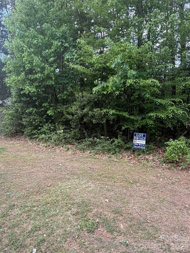105 Hillcrest Rd, New London, NC 28127
