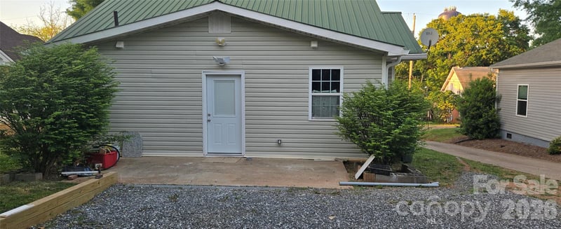 227 B St, Newton, NC 28658