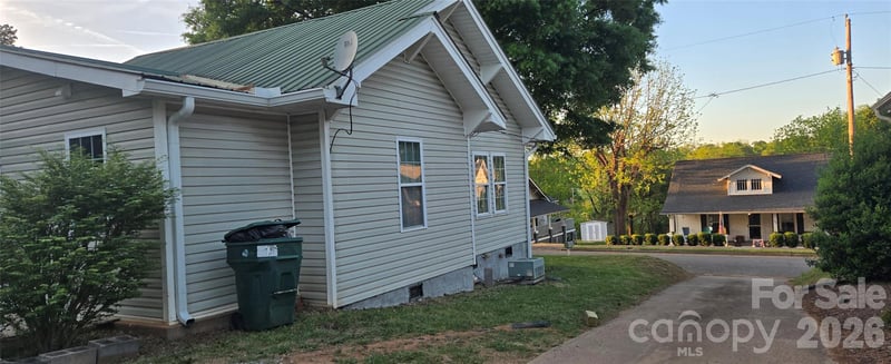 227 B St, Newton, NC 28658