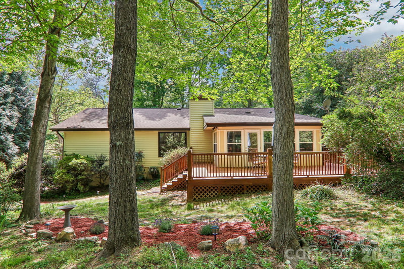 14 Forest Ridge Dr, Arden, NC 28704