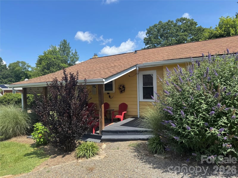 144 Macedonia Rd, Asheville, NC 28804