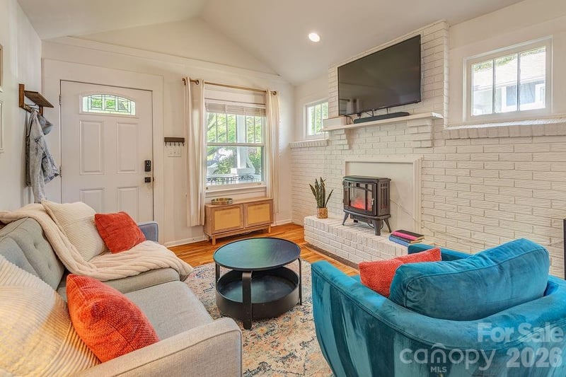 7 Tarpon Ave, Asheville, NC 28806