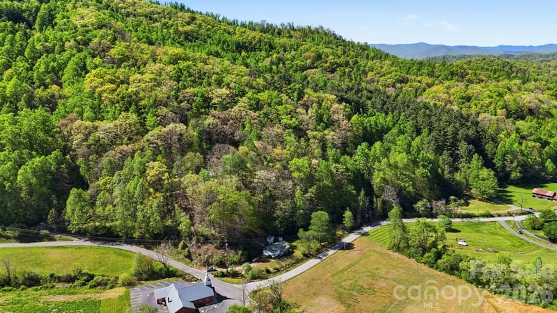 1200 Barkers Creek Rd, Whittier, NC 28789