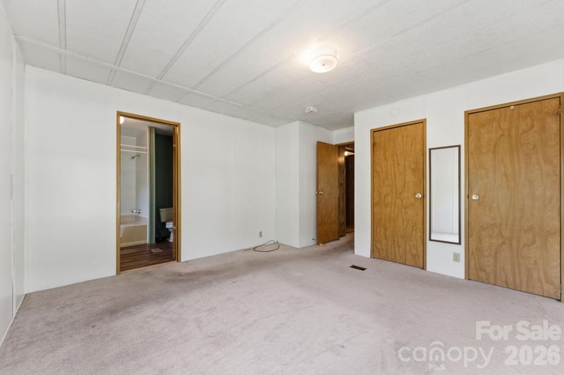 1200 Barkers Creek Rd, Whittier, NC 28789