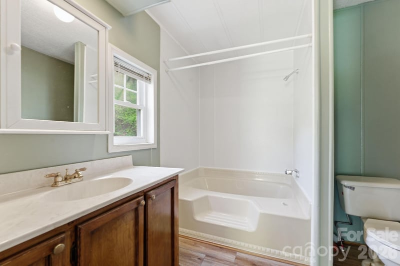 1200 Barkers Creek Rd, Whittier, NC 28789