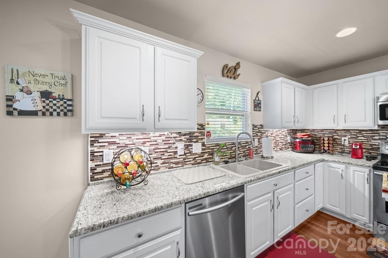 6514 Glenmoor Dr, Charlotte, NC 28214
