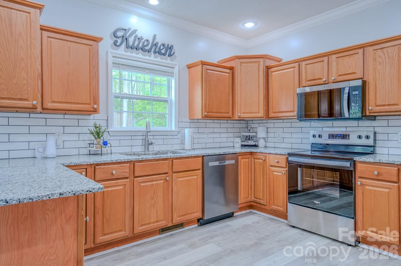 27 Garland Ball Dr, Alexander, NC 28701