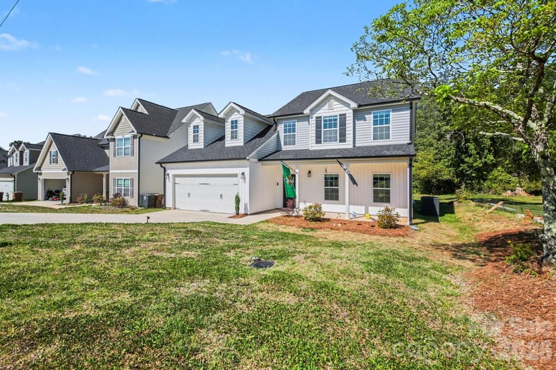 5305 Ridgefall Rd, Greensboro, NC 27410