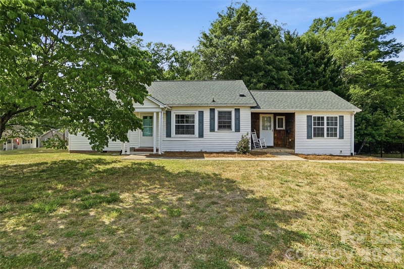 208 Jackson Ter, Clover, SC 29710