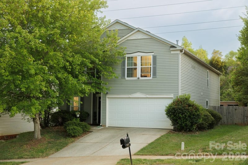 6135 Blue Ash Ln, Charlotte, NC 28215