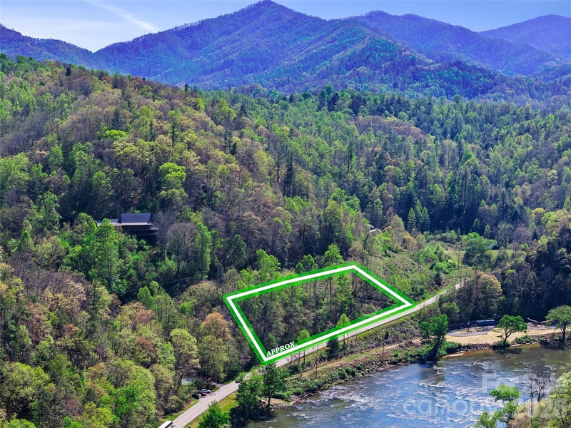 000 Little Pine Rd, Marshall, NC 28753