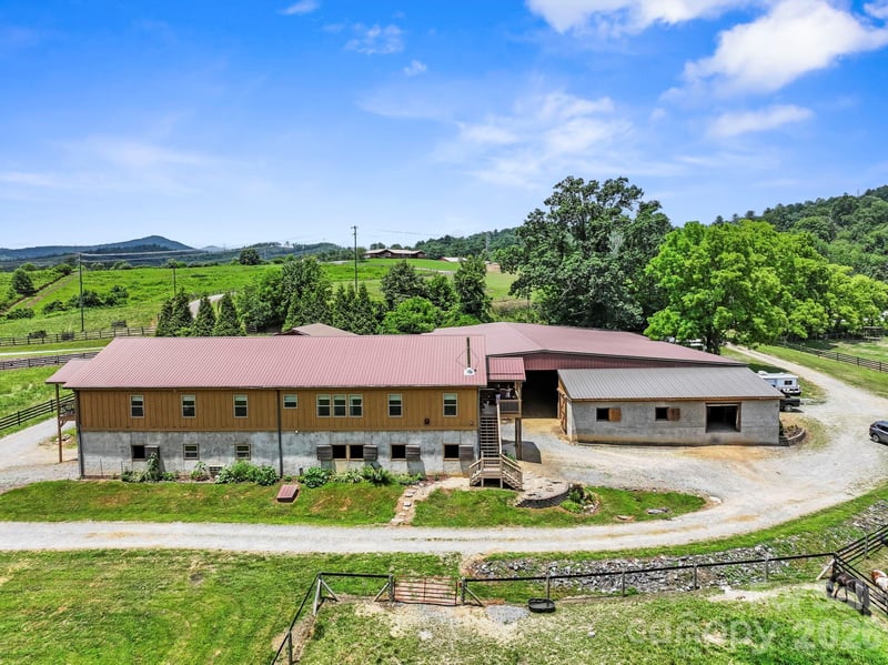442 Blantyre Church Rd, Horse Shoe, NC 28742