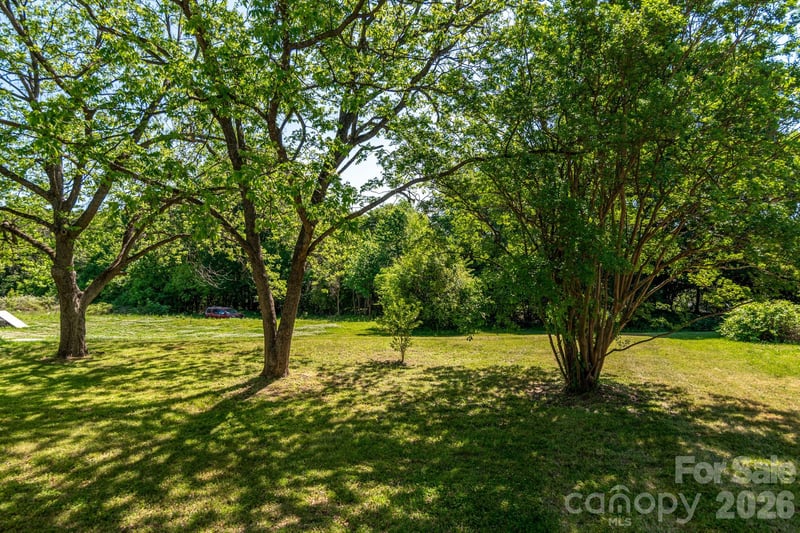 109 Hillcrest Dr, Bessemer City, NC 28016