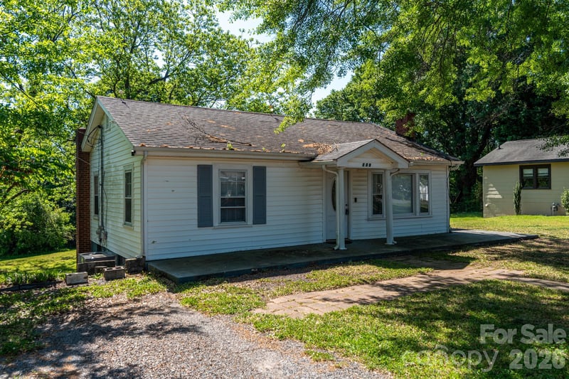 109 Hillcrest Dr, Bessemer City, NC 28016