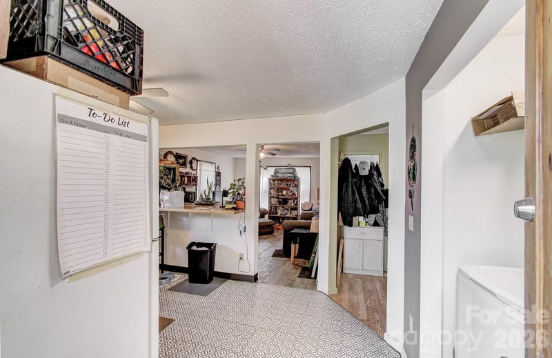6 Lands End Dr, Candler, NC 28715