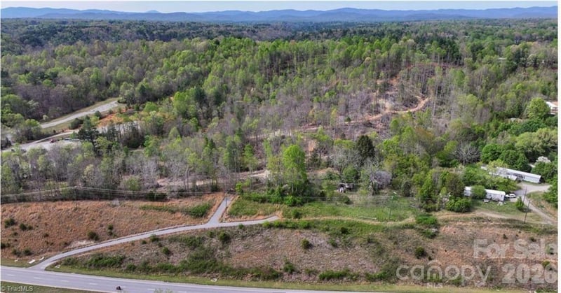 161 Queen Dr, North Wilkesboro, NC 28659