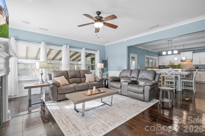1007 Pine Bark Pl, Matthews, NC 28104