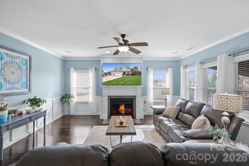 1007 Pine Bark Pl, Matthews, NC 28104