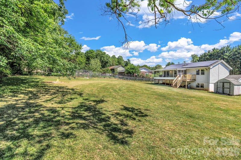 13 Spring Lake Dr, Fletcher, NC 28732
