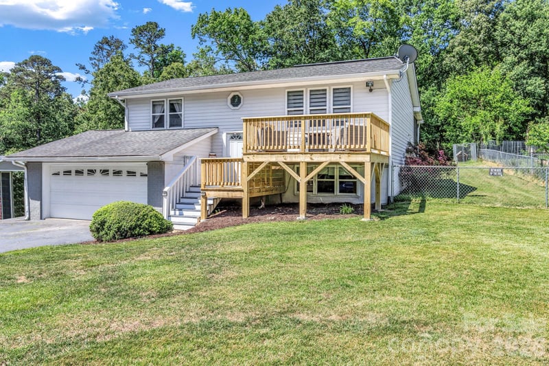 13 Spring Lake Dr, Fletcher, NC 28732