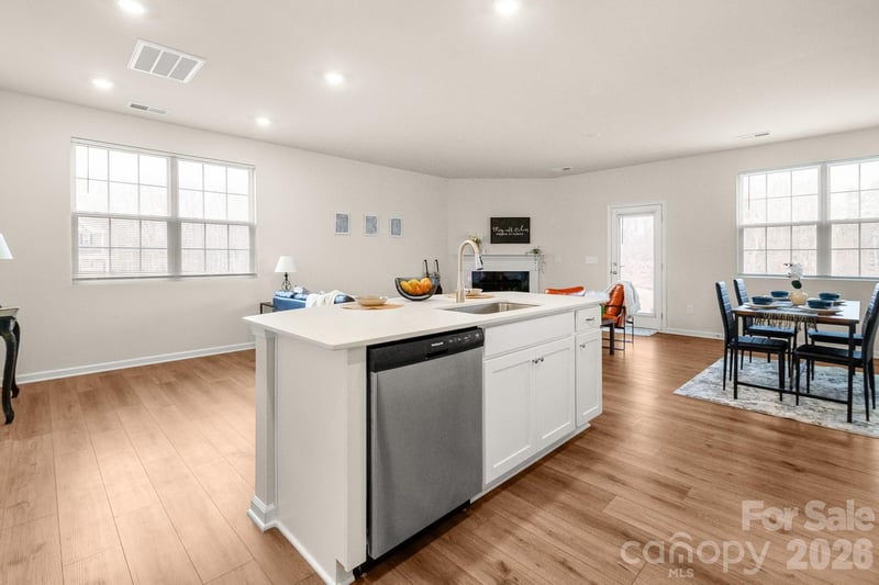 5044 Moss Pine Way, Tega Cay, SC 29708
