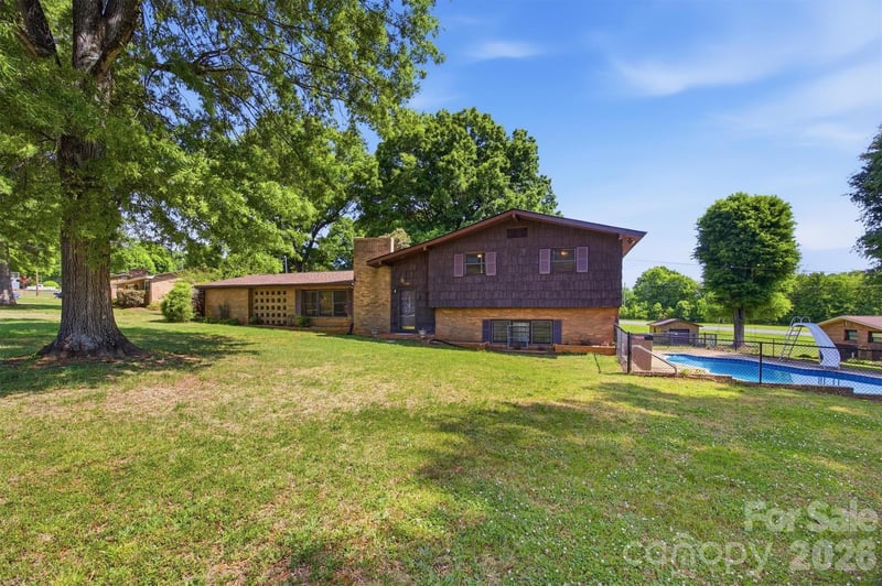 3634 Brookwood Dr, Maiden, NC 28650