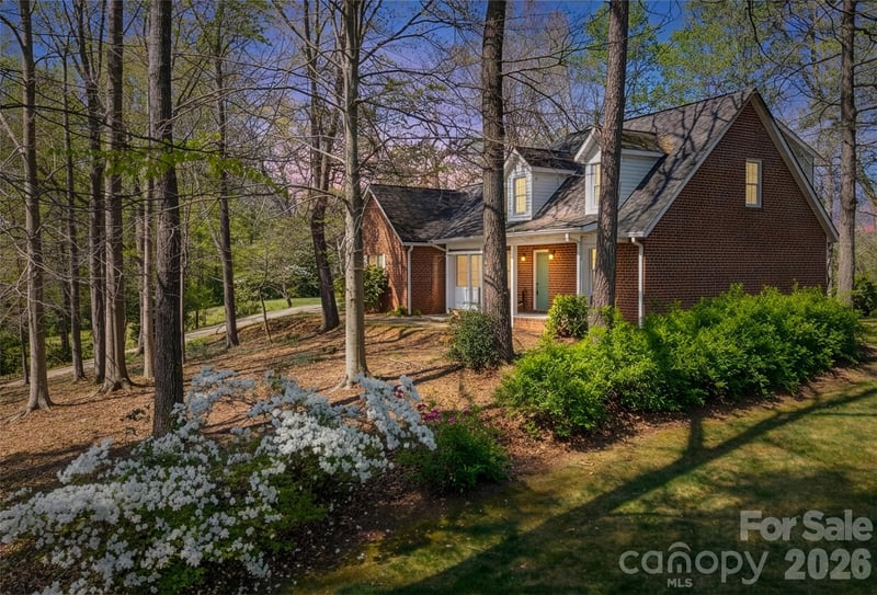 1421 Windsor St, Lenoir, NC 28645
