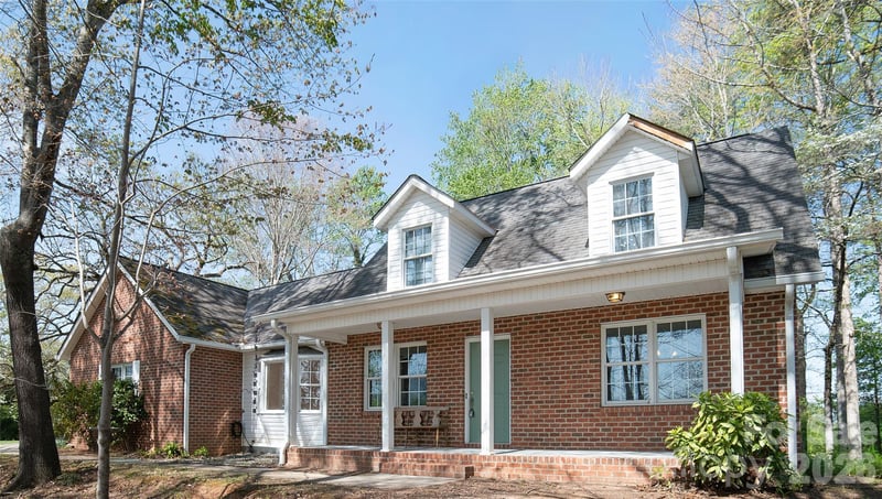 1421 Windsor St, Lenoir, NC 28645