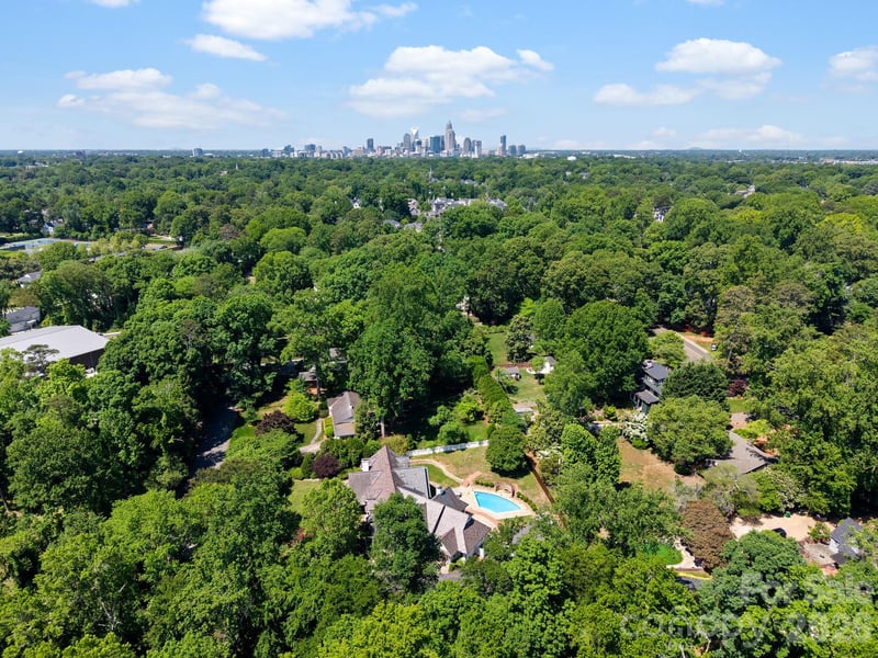 3135 Loma Ln, Charlotte, NC 28205
