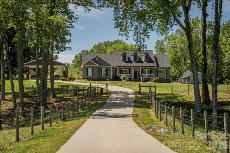 165 Lewis Farm Rd, Bessemer City, NC 28016